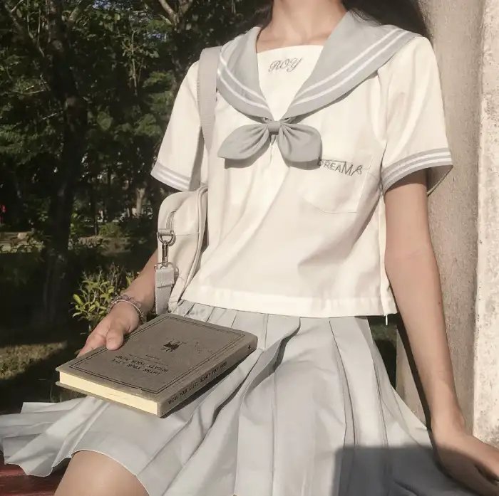 男性新娘子封面